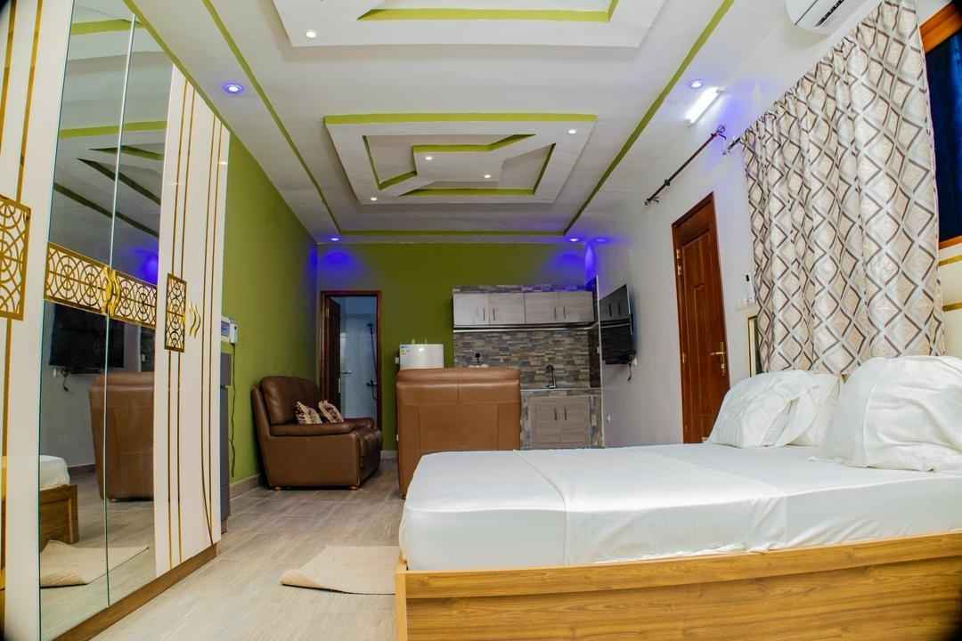 Studio - Salon avec canapé et table basse